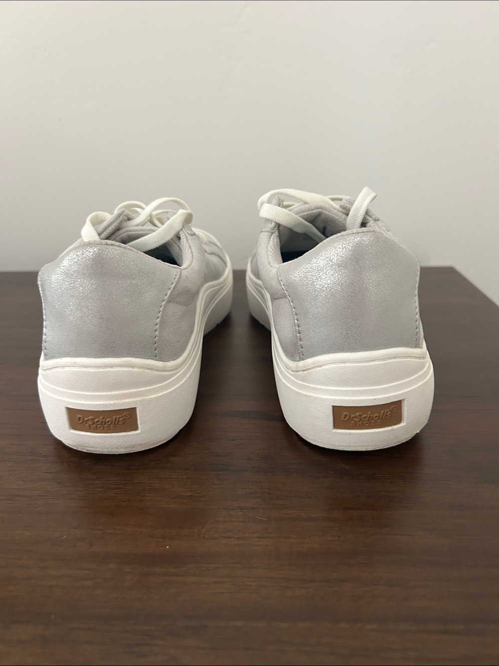 Dr. Scholl's Women's Time Off Sneakers in vapor grey microsuede Size 8M - Picture 4 of 7